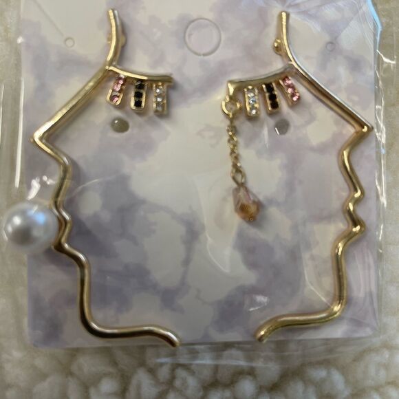 Chic Abstract Picasso Earrings - Picture 1 of 4